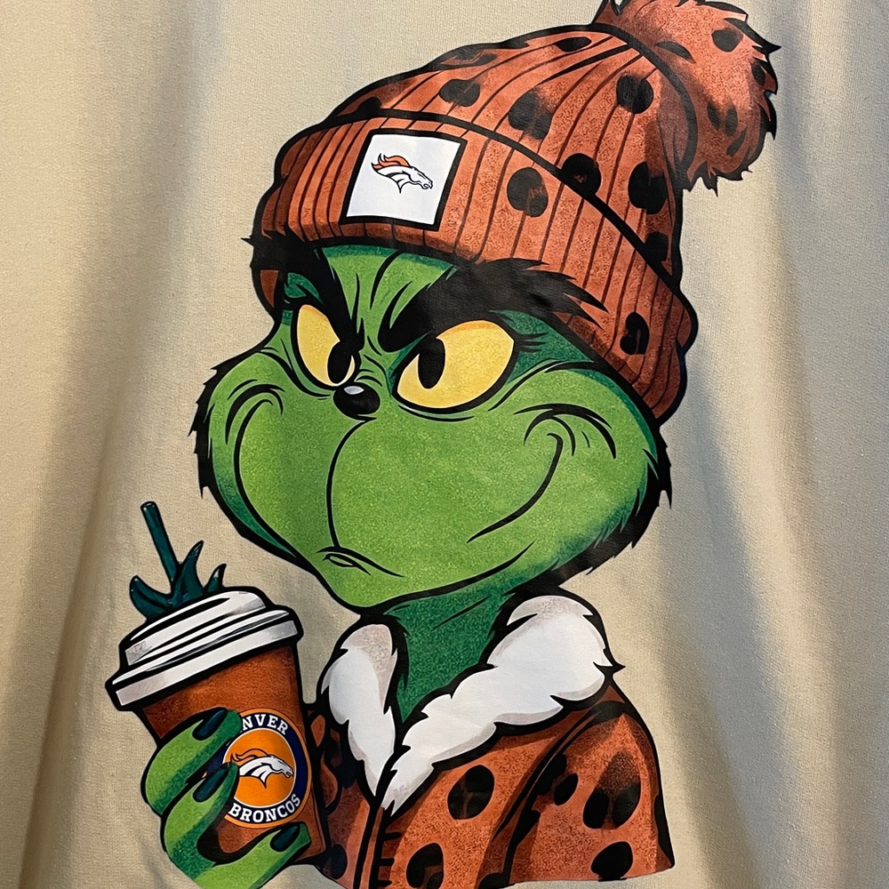 Denver Broncos Grinch Sweatshirt Size 2 XL
Beige - Picture 2 of 4